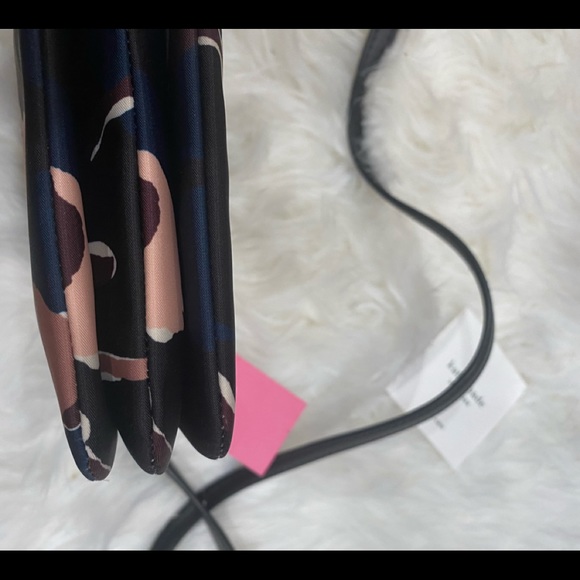Kate Spade Triple Gusset Crossbody - NWT - Picture 4 of 7